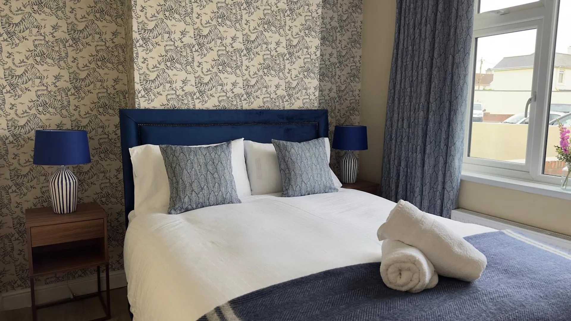 Holiday home House Sleeps 10-Garden-Parking-Nearbarryisland Villa Flemingston