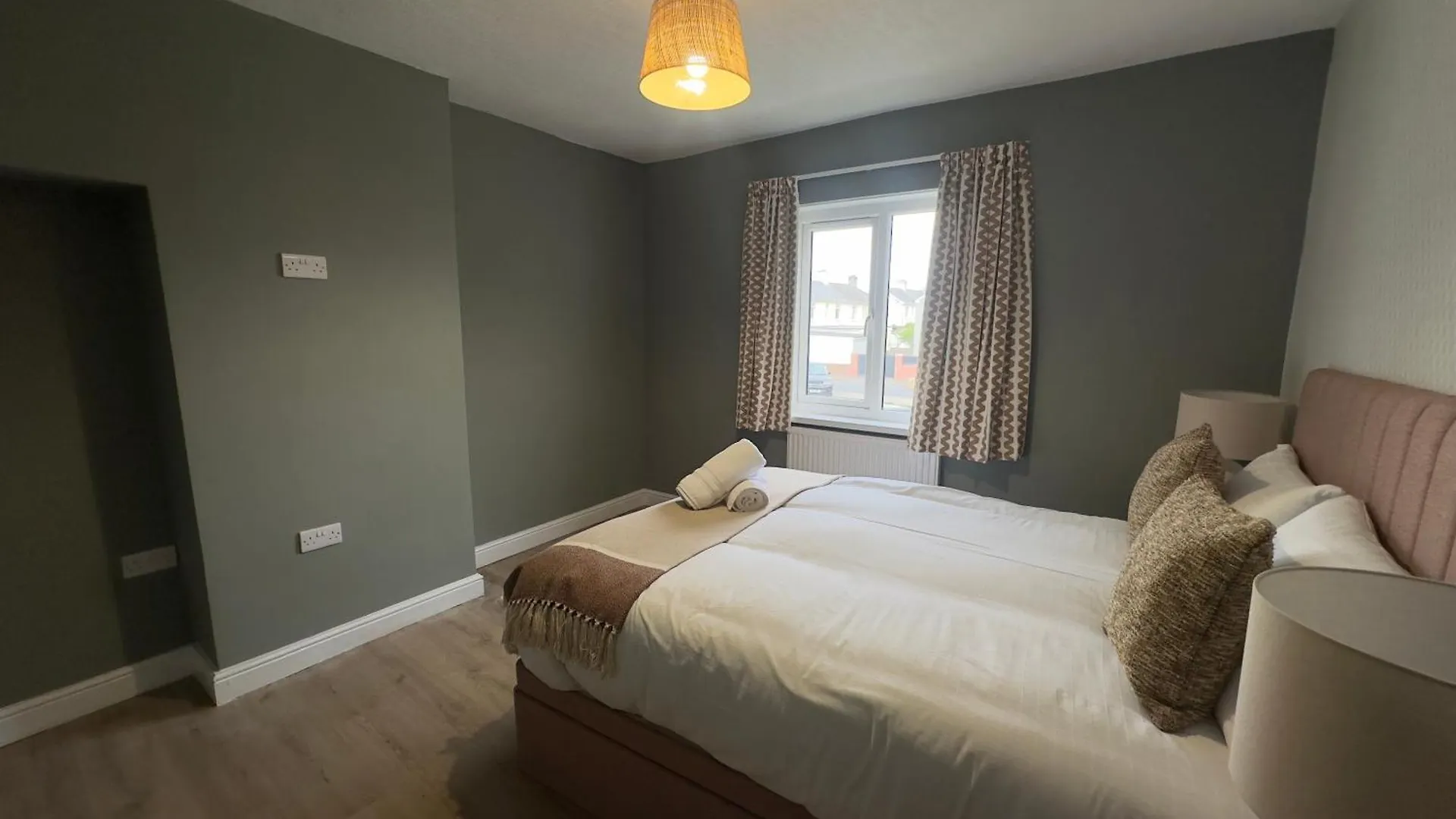 Holiday home House Sleeps 10-Garden-Parking-Nearbarryisland Villa Flemingston